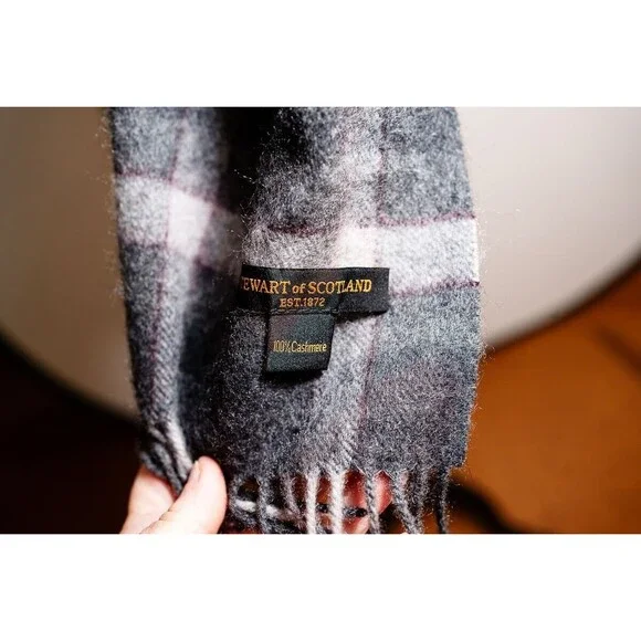 Stewart of Scotland Cashmere gray plaid scarf 62" x 12" - Picture 2 of 2